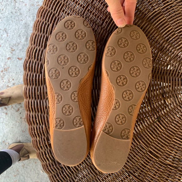 Tory Burch Reva Camel Flats - Picture 4 of 5